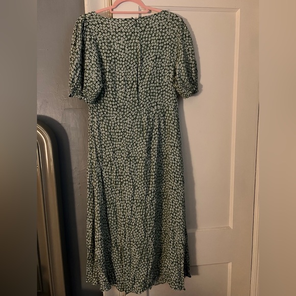 Spilt dress - Picture 3 of 3